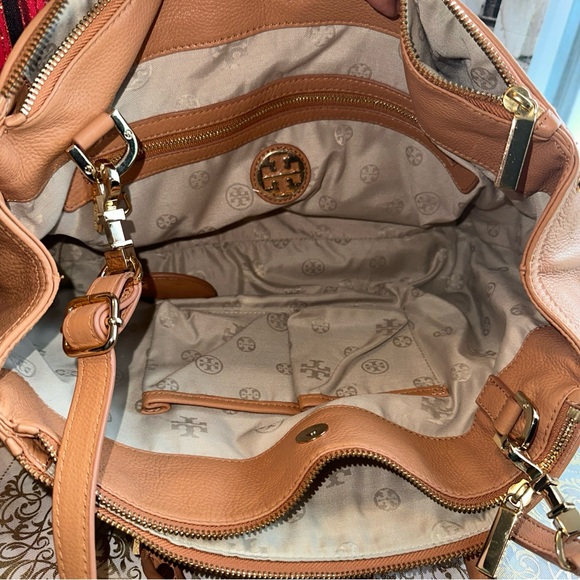 Tory Burch tan pebbled leather Amanda handbag - Picture 11 of 15